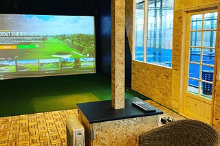 Simulatorgolf for 2 hos XGolf
