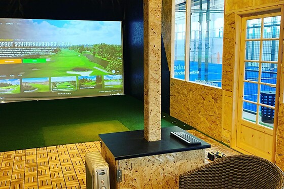 Simulatorgolf for 2 hos XGolf