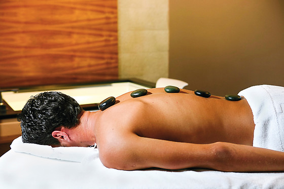 WELLNESS FRA TOP TIL TÅ