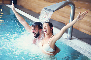 OPHOLD & WELLNESS FOR 2