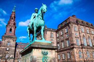 B2B - LØS MORDMYSTERIET VED CHRISTIANSBORG