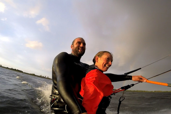 TANDEM KITESURFING