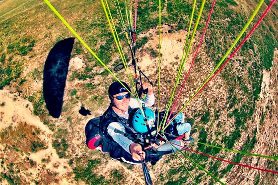 PARAGLIDING