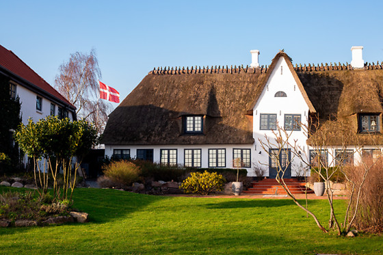 KRO- OG HOTELOPHOLD MED MIDDAG FOR 2