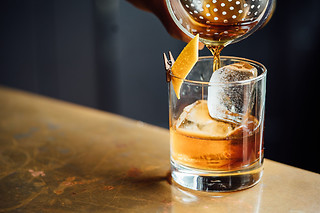 BESØG ET WHISKYDESTILLERI