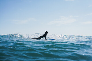 Begynder Surf Lektion for 1 hos Cold Hawaii Surf Camp