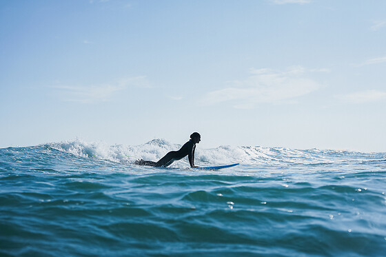 Begynder Surf Lektion for 1 hos Cold Hawaii Surf Camp