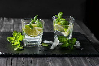 COCKTAILS FOR 2
