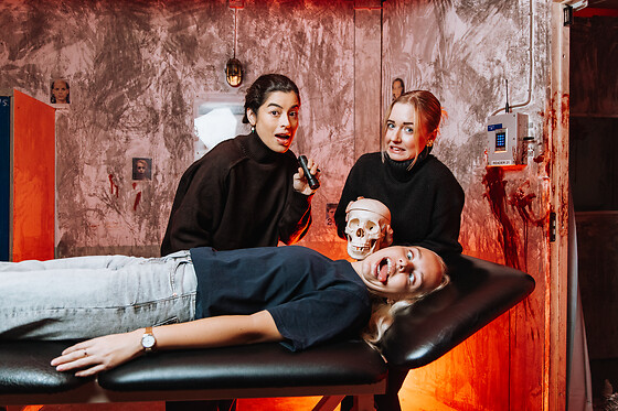 LOCKED ESCAPE ROOM FOR 2