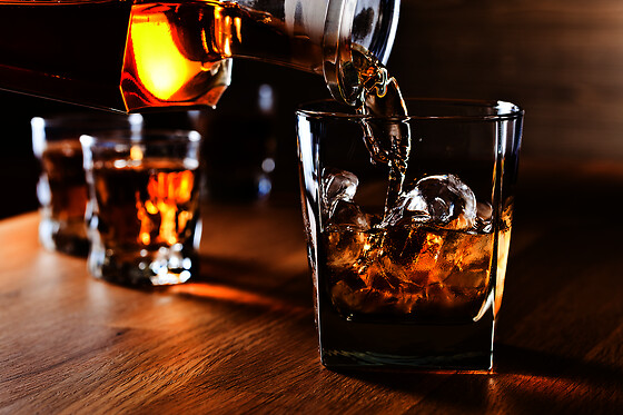 BESØG ET WHISKYDESTILLERI