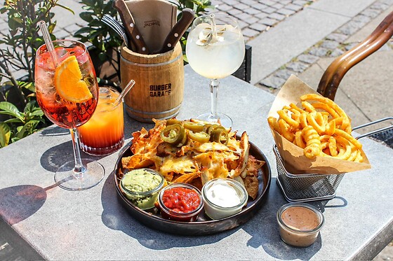 CAFÉHYGGE ELLER COCKTAILHYGGE