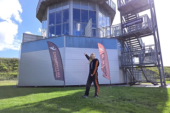 INDOOR SKYDIVING