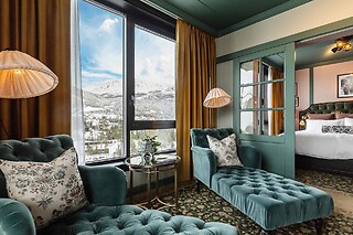 Room & Breakfast Weekend for 2 hos Fýri Resort