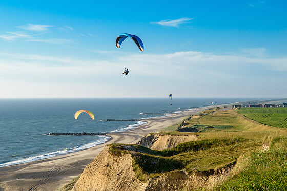 PARAGLIDING