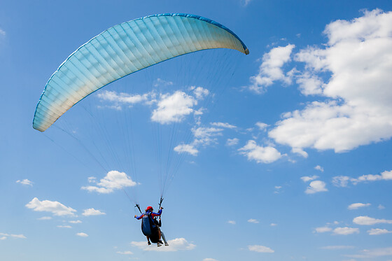 PARAGLIDING