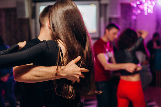 EKSKLUSIV LEKTION I SENSUEL DANS